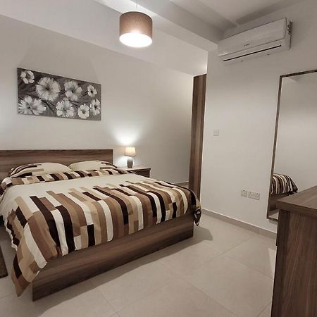Lovely Apartment With Side Sea View St. Paul's Bay Exterior photo