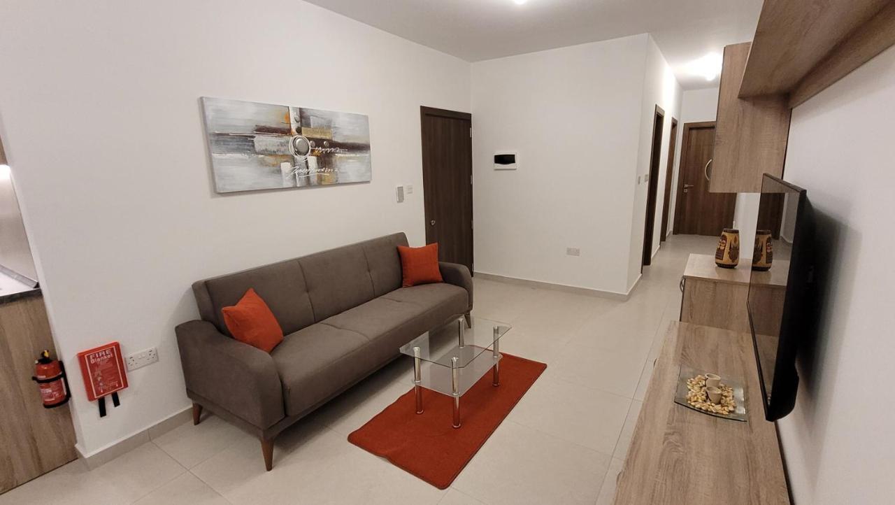Lovely Apartment With Side Sea View St. Paul's Bay Exterior photo