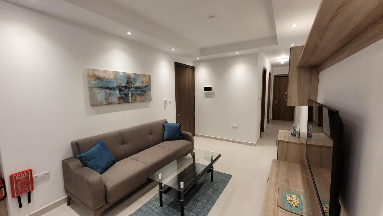 Lovely Apartment With Side Sea View St. Paul's Bay Exterior photo