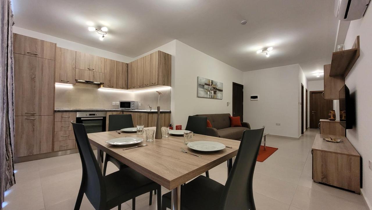 Lovely Apartment With Side Sea View St. Paul's Bay Exterior photo