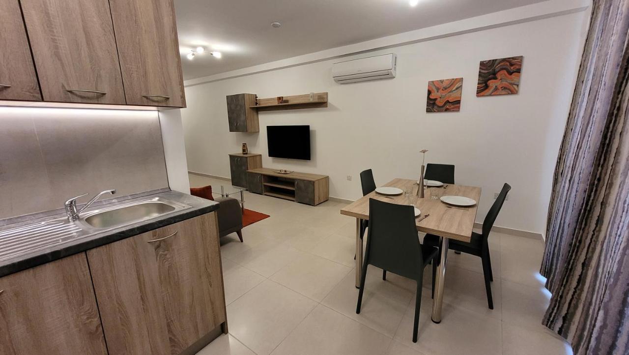 Lovely Apartment With Side Sea View St. Paul's Bay Exterior photo